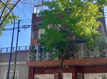 Casa · 67m² · 3 Ambientes · 1 Cochera · Casa Triplex en Venta en Villa Santa Rita, Capital Federal, Buenos Aires