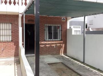 Casa · 77m² · 4 Ambientes · 1 Cochera · Casa en Venta - 3 Dorm. 2 Baños - 77,4 m² - Mar del Tuyú