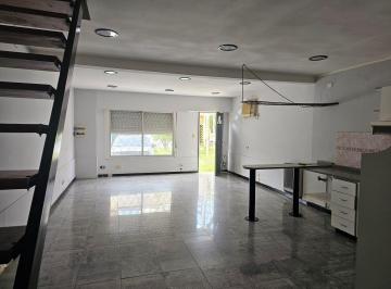 Casa · 130m² · 3 Ambientes · Triplex 3 Ambientes con 2 Baños y Quincho - Lanús Oeste
