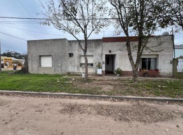 Casa · 400m² · 4 Ambientes · 1 Cochera · Casa en Venta en Baigorrita