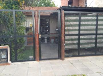 Casa · 70m² · 2 Ambientes · Casa en Venta - 1 Dormitorio 1 Baño - 70 m² - Sourigues.