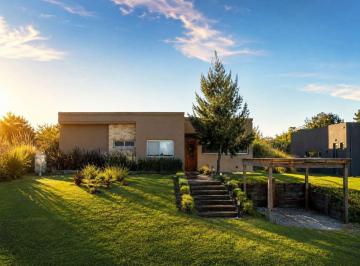 Casa de 4 ambientes, Costa Esmeralda · Venta Casa Barrio Golf Gas Natural Piscina Costa Esmeralda