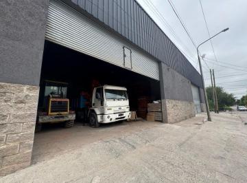 Bodega-Galpón · 300m² · Galpón en Alquiler en Rafael Castillo 391 m²