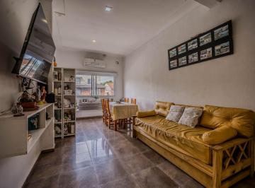 PH · 67m² · 3 Ambientes · PH en Venta 3 Ambientes, Al Frente, 1° Piso X Escalera Florida