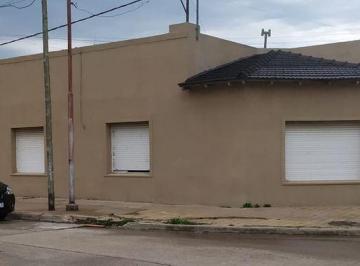 Casa · 120m² · 5 Ambientes · 2 Cocheras · Casa en Venta - 3 Dorm. 2 Baños 120 m² - Necochea