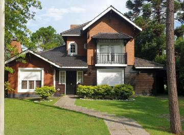 Casa · 280m² · 6 Ambientes · 2 Cocheras · Casa - Alquiler Anual - Piscina - Jardin - Quincho - Golfers Country Club Pilar