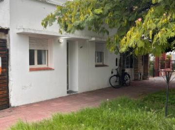 Casa · 100m² · 4 Ambientes · 2 Cocheras · Casa en Venta - 3 Dorm. 1 Baño - 187 m² - Miramar