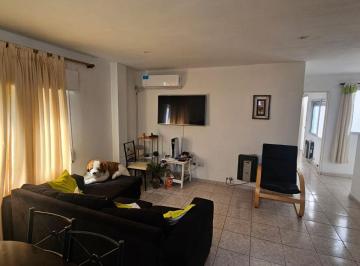 PH · 164m² · 8 Ambientes · Venta de Casa de Pasillo 6 Dorm., La Sexta