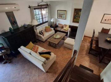 Casa · 170m² · 8 Ambientes · 4 Cocheras · Casa 4 Dorm + Escritorio, Barbacoa y Cocheras