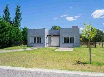 Casa · 150m² · 3 Ambientes · 2 Cocheras · Casa en Alquiler en San Eliseo con Vista Al Lago