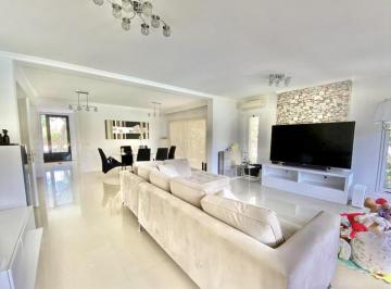 Casa · 243m² · 4 Ambientes · 1 Cochera · Casa en Venta en Los Lagos, Nordelta, Tigre