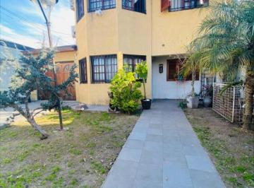 Casa · 200m² · 5 Ambientes · 2 Cocheras · Casa en Venta - 4 Dorm. 2 Baños - Cochera - 400 m² - Los Hornos