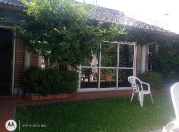 Casa · 380m² · 4 Ambientes · 1 Cochera · Casa en Venta - Jujuy 3500 - Santa Fe