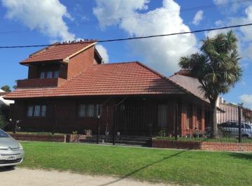 Casa · 142m² · 3 Dormitorios · Chalet en Venta 4 Ambientes Colinas de Peralta Ramos