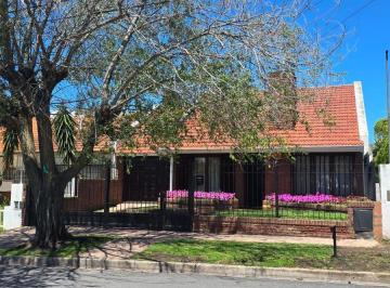 Casa · 168m² · 2 Dormitorios · Chalet en Venta en Punta Mogotes