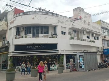 Departamento · 110m² · 4 Ambientes · 1 Cochera · Departamento en Venta Sobre Peatonal - Santa Fe