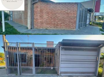Casa · 225m² · 5 Ambientes · 2 Cocheras · Vende Excelente Propiedad en El Centro de Fontana