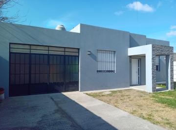 Casa · 110m² · Casa en Venta 3amb - Calle Mar Chiquita y Necochea - Lobos - Apto Credito