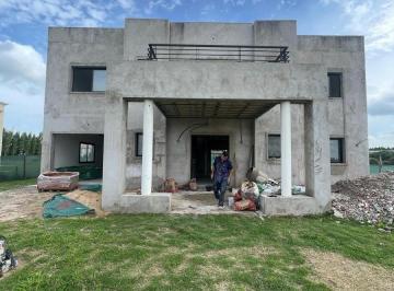 Casa · 500m² · 7 Ambientes · Casa en Venta 7amb - C/ Pileta - La Providencia Resort