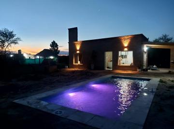 Quinta vacacional · 38m² · 3 Ambientes · 1 Cochera · Quinta a Estrenar en Loteo Lagos del Leyes
