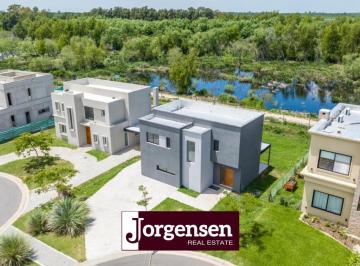 Casa de 3 ambientes, Escobar · Casa en Venta - Acacias, Puertos