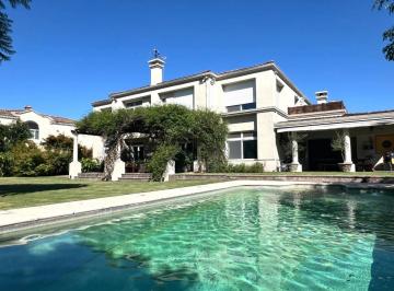 Casa · 627m² · 10 Ambientes · 2 Cocheras · Exclusiva Casa, Ayres del Pilar, Jardín Único