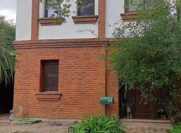 Casa · 134m² · 4 Ambientes · 1 Cochera · Casa en Venta en Santa Maria de Los Olivos