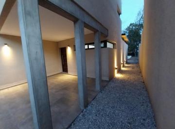 Casa · 131m² · 4 Ambientes · 1 Cochera · Apto Credito Hipotecario Venta Casa Tres Dorm. con Pileta Estrenar! Gobernador Vera y La Yer