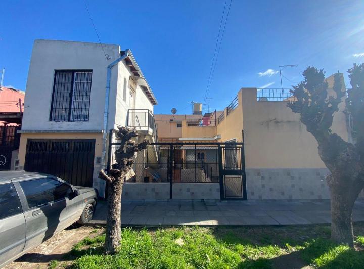 Casa · 220m² · 5 Ambientes