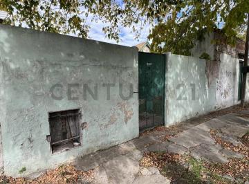 Casa · 162m² · 4 Ambientes · 1 Cochera · Casa a Reciclar en Berisso, 9 Esquina 156 – (Lote 13x24 – 312 M²)