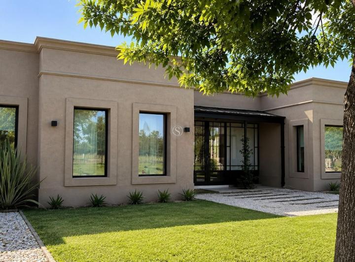 Casa · 150m² · 5 Ambientes · 2 Cocheras
