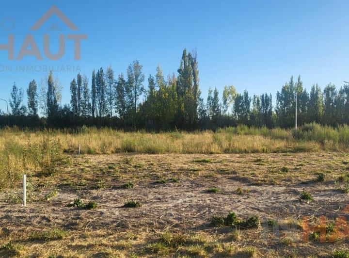 Terreno · 300m²