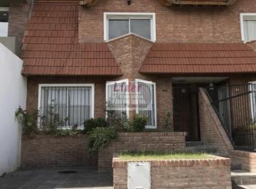 Casa · 160m² · 5 Ambientes · Casa - Área Centro Este
