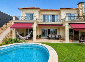 Casa · 244m² · 6 Ambientes · 3 Cocheras · Casa en Venta en Ayres Plaza, Pilar, G. B. a. Zona Norte
