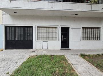 PH · 94m² · 3 Ambientes · PH 3 Amb. en Venta Pb C/garage, Patio y Fondo Parquizado - Villa Martelli