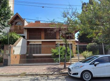 Casa · 546m² · 6 Ambientes · 5 Cocheras · Casa en Quilmes 6 Ambientes con Pileta y Cochera - Excelente Estado