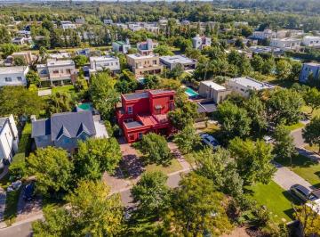 Casa · 200m² · 5 Ambientes · 2 Cocheras · Casa en Venta en Santa Guadalupe, Pilar del Este, Pilar