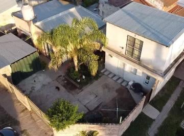 Casa · 157m² · 3 Ambientes · 2 Cocheras · Venta en Bloque - Departamentos y Casa en Matheu