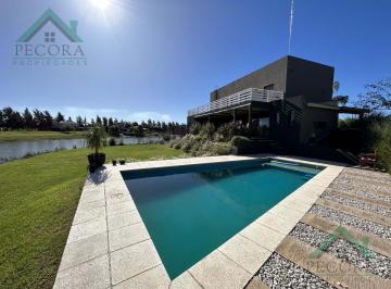 Casa · 210m² · 6 Ambientes · 2 Cocheras · Casa a La Laguna - El Cazal - Escobar
