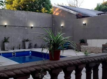 Casa · 150m² · 3 Ambientes · 2 Cocheras · Alquiler por 12 Meses