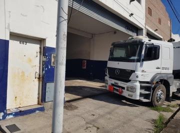 Depósito · 352m² · 1 Cochera · Depósito en Venta - 352 m² - Avellaneda