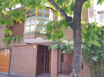 Casa · 260m² · 5 Ambientes · 1 Cochera · Venta Casa 4 Dorm. Amplio Jardín Rosario