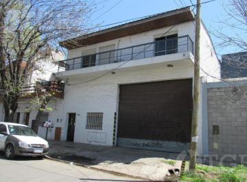 Bodega-Galpón · 250m² · 7 Ambientes · Galpón y Vivienda Multifamiliar