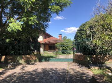 Casa · 599m² · 5 Ambientes · 2 Cocheras · Importante Esquina a 2 Cuadras de Plaza Villa Elisa. Ideal Inversores.