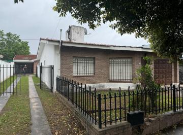 Casa · 178m² · 3 Ambientes · 1 Cochera · Dos Casa en Venta en un Mismo Terreno Villa Carlos Paz Santa Rita