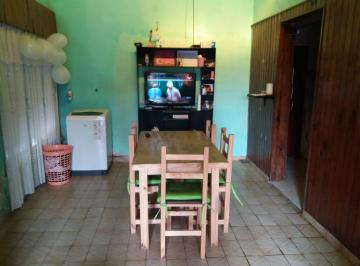 Casa · 200m² · 4 Ambientes · Casa en Venta - 3 Dorm. 2 Baños - 200 m² - Longchamps