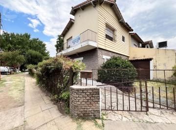 Casa · 105m² · 4 Ambientes · 2 Cocheras · Venta Casa 4 Ambientes en Villa Sarmiento, Haedo