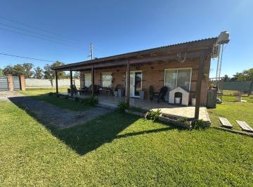 Casa · 110m² · 2 Ambientes · 7 Cocheras · Casa con Gran Lote y Pileta