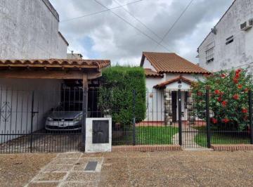 Casa · 110m² · 4 Ambientes · 2 Cocheras · Venta Casa 3 Amb + Dependencia y Cochera Caseros