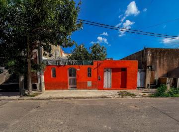 Casa · 85m² · 4 Ambientes · Venta - Casa 3 Dorm. a Reciclar - Refinerías, Rosario.